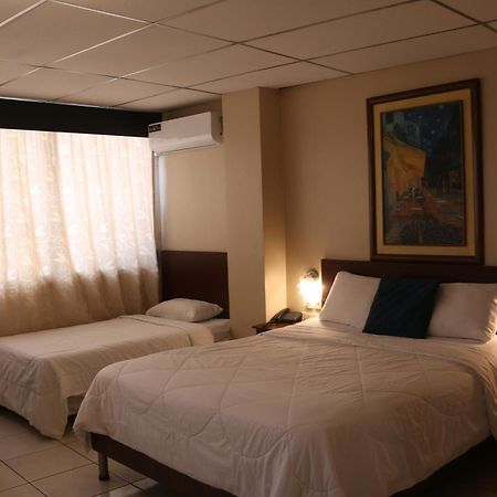 Tropical Inn Hotel جواياكيل المظهر الخارجي الصورة