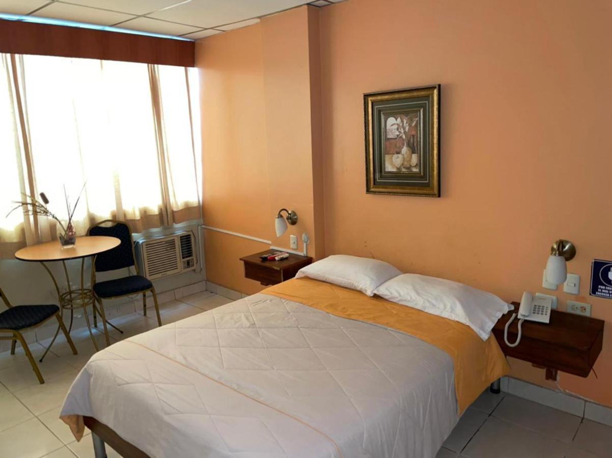 Tropical Inn Hotel جواياكيل المظهر الخارجي الصورة