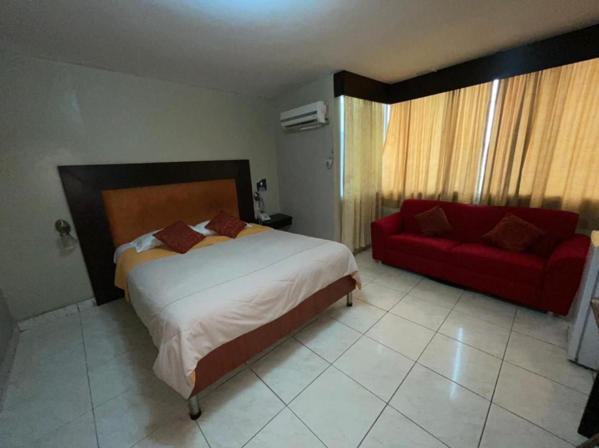 Tropical Inn Hotel جواياكيل المظهر الخارجي الصورة