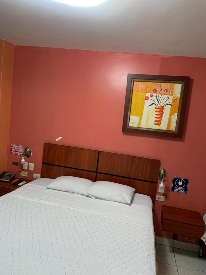 Tropical Inn Hotel جواياكيل المظهر الخارجي الصورة