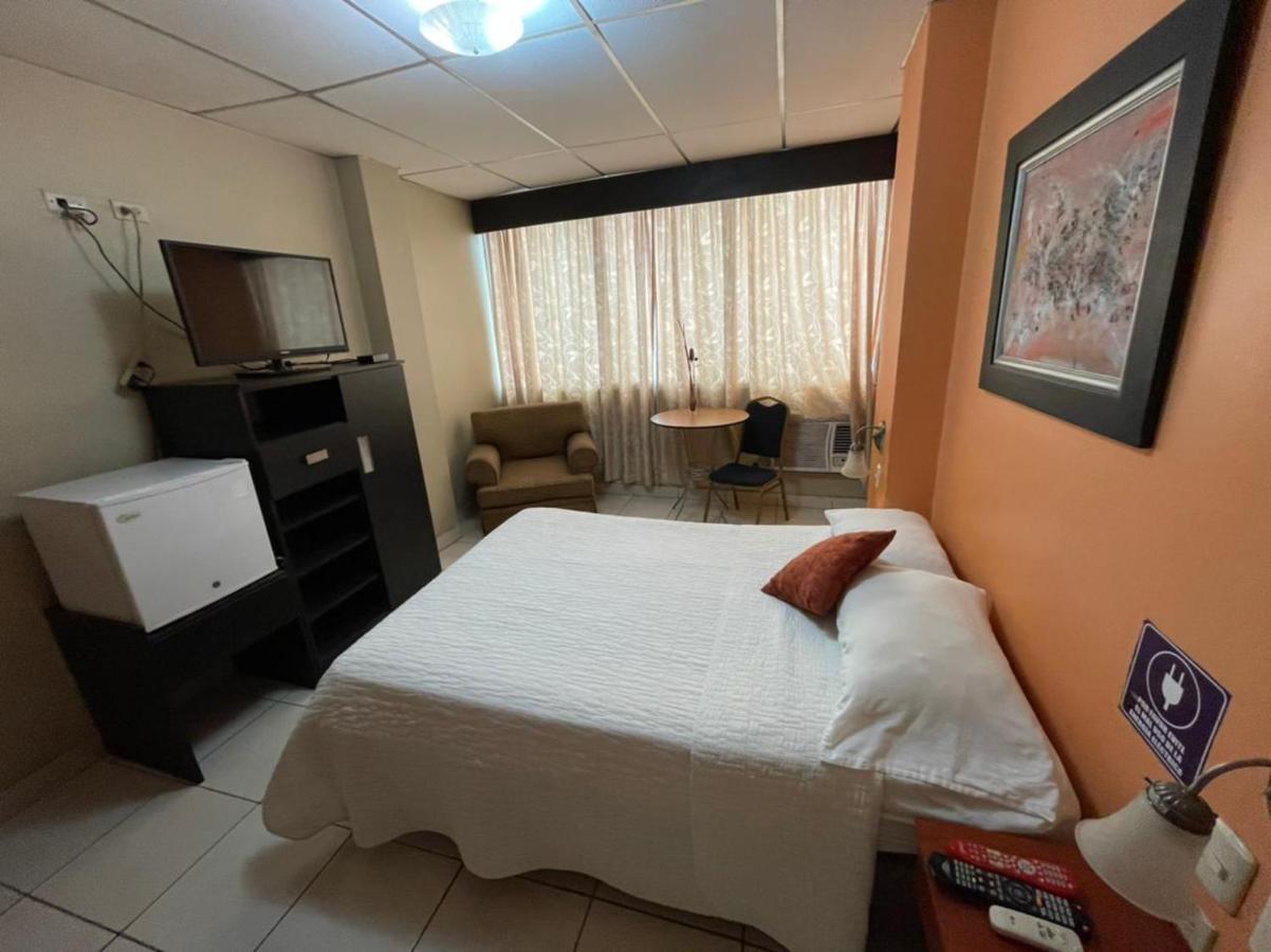 Tropical Inn Hotel جواياكيل المظهر الخارجي الصورة