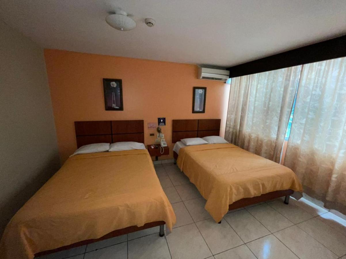 Tropical Inn Hotel جواياكيل المظهر الخارجي الصورة
