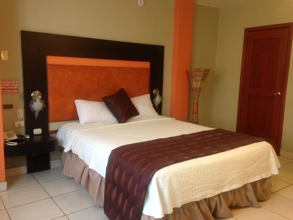Tropical Inn Hotel جواياكيل المظهر الخارجي الصورة
