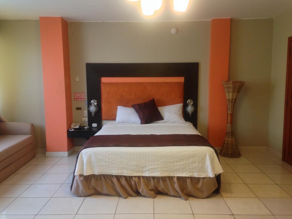 Tropical Inn Hotel جواياكيل المظهر الخارجي الصورة