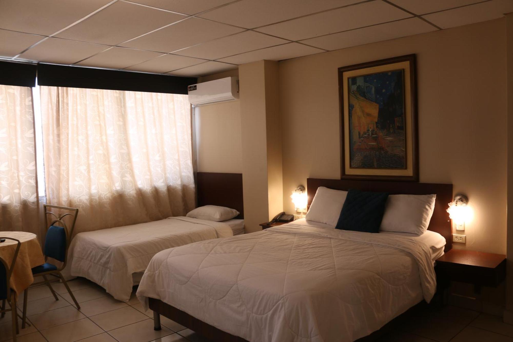 Tropical Inn Hotel جواياكيل المظهر الخارجي الصورة