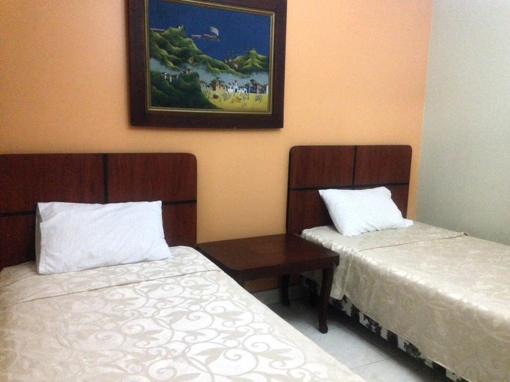 Tropical Inn Hotel جواياكيل المظهر الخارجي الصورة