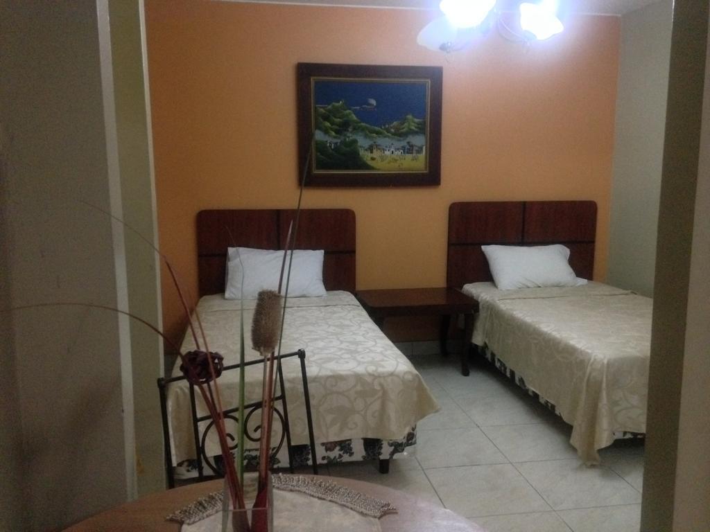 Tropical Inn Hotel جواياكيل المظهر الخارجي الصورة