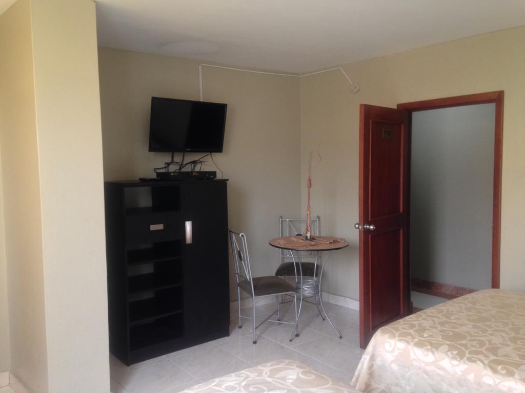 Tropical Inn Hotel جواياكيل المظهر الخارجي الصورة