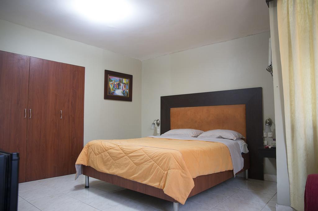 Tropical Inn Hotel جواياكيل المظهر الخارجي الصورة