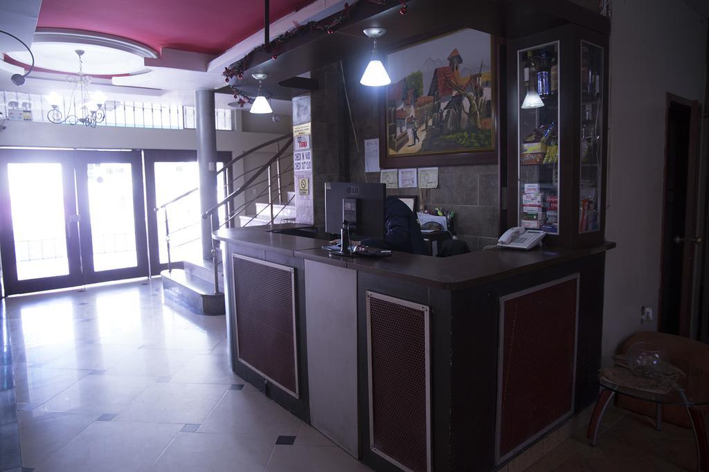 Tropical Inn Hotel جواياكيل المظهر الخارجي الصورة