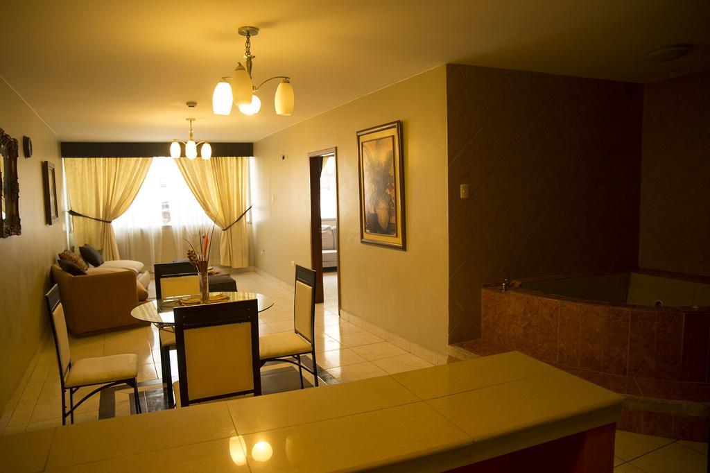 Tropical Inn Hotel جواياكيل المظهر الخارجي الصورة