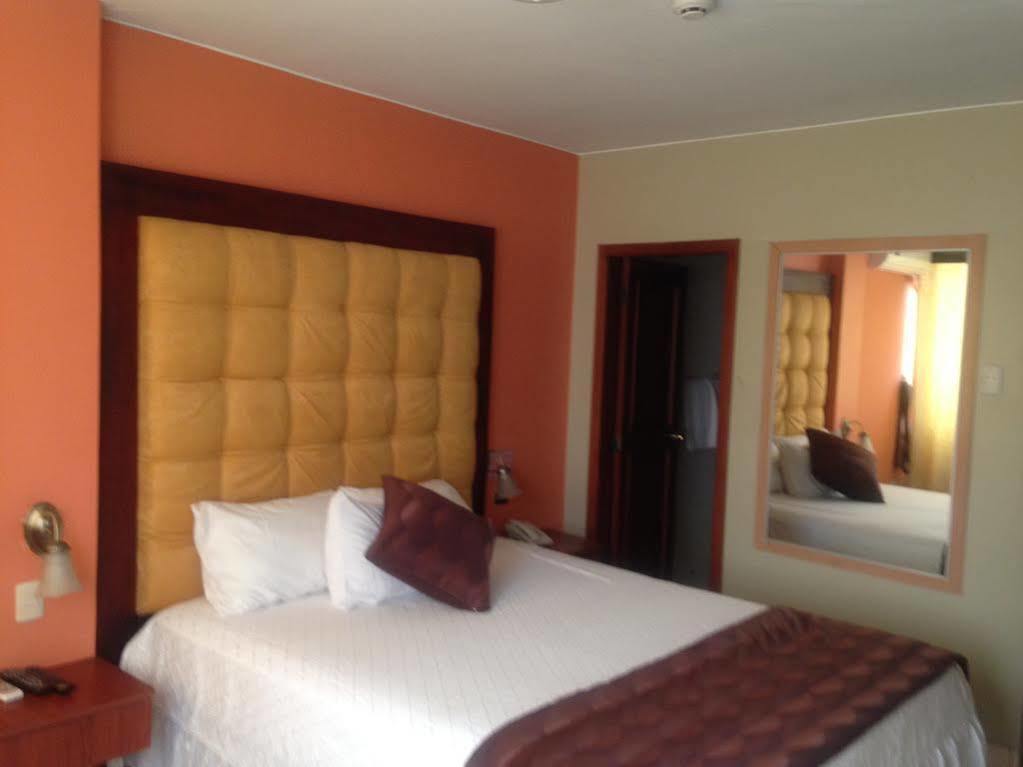 Tropical Inn Hotel جواياكيل المظهر الخارجي الصورة