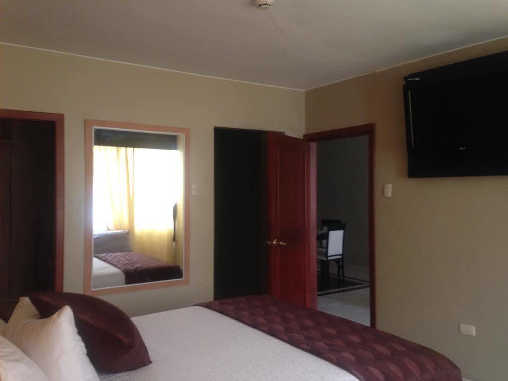 Tropical Inn Hotel جواياكيل المظهر الخارجي الصورة