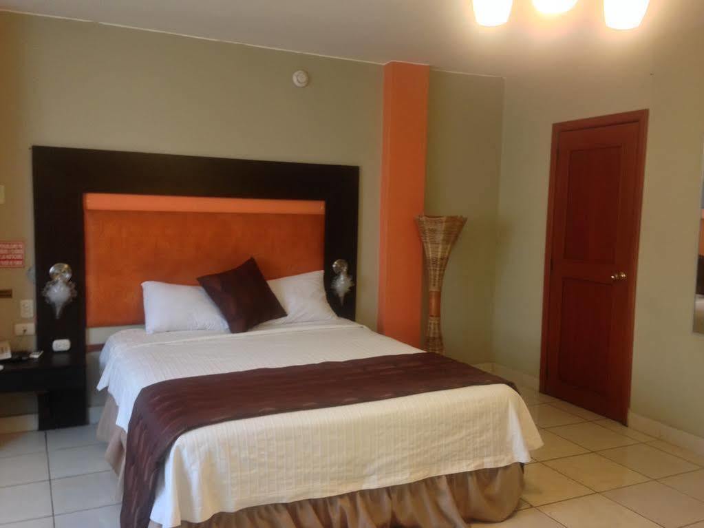 Tropical Inn Hotel جواياكيل المظهر الخارجي الصورة