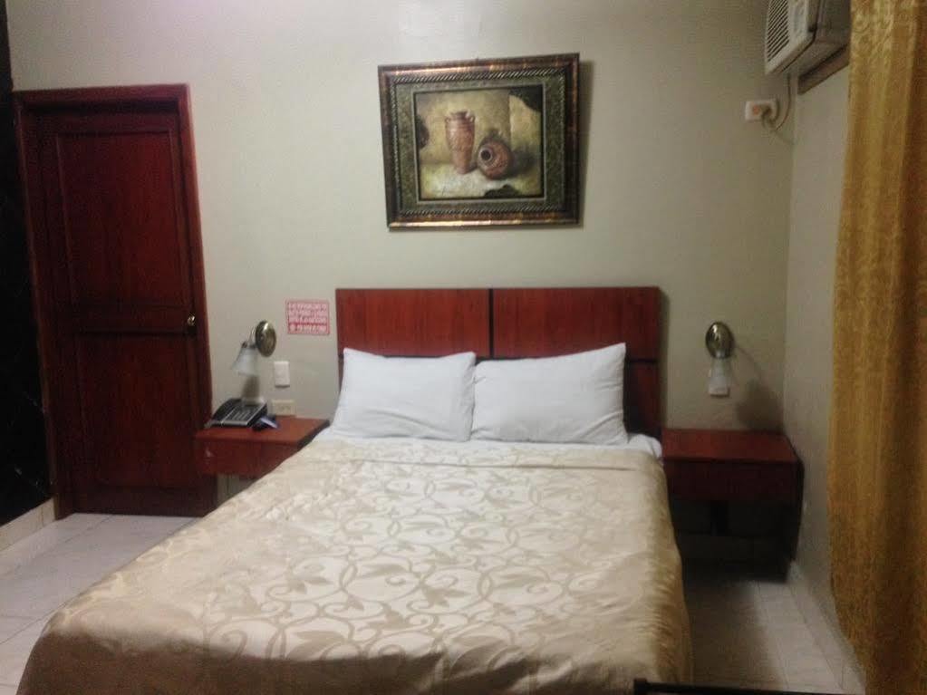 Tropical Inn Hotel جواياكيل المظهر الخارجي الصورة